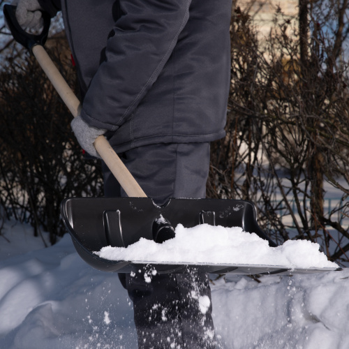 Лопата для уборки снега пластиковая, 470х350х1410 мм, деревянный черенок, Россия// Сибртех
