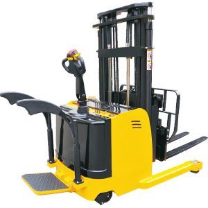 Штабелер самоходный 1,5 т 3,0 м TOR CQDH15A-I с выдвижными вилами (c платформой) по цене 1 335 734 руб. - ООО АЙКЬЮ ТУЛ - 8 (4712) 777-203 - Звони!